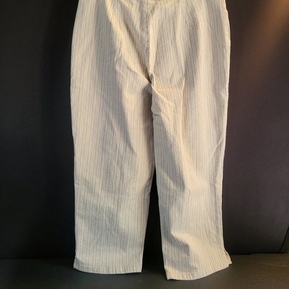 GLORIA VANDERBILT Women Size 4 Tan & White Pinstripe Capris Pants, GUC - Picture 11 of 14